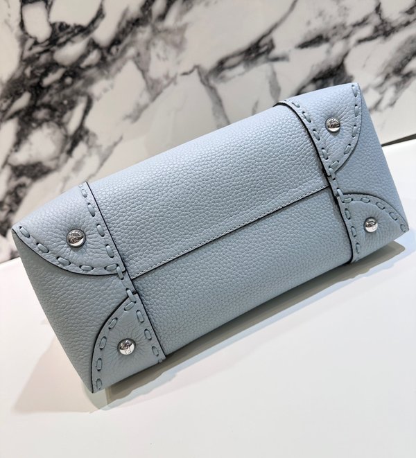 펜디 Fendi By The Way 미디엄 탑 핸들 백 / 블루스티치 [370만원대]