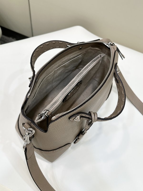 펜디 Fendi By The Way 미디엄 탑 핸들 백 / 베이지스티치 [370만원대]