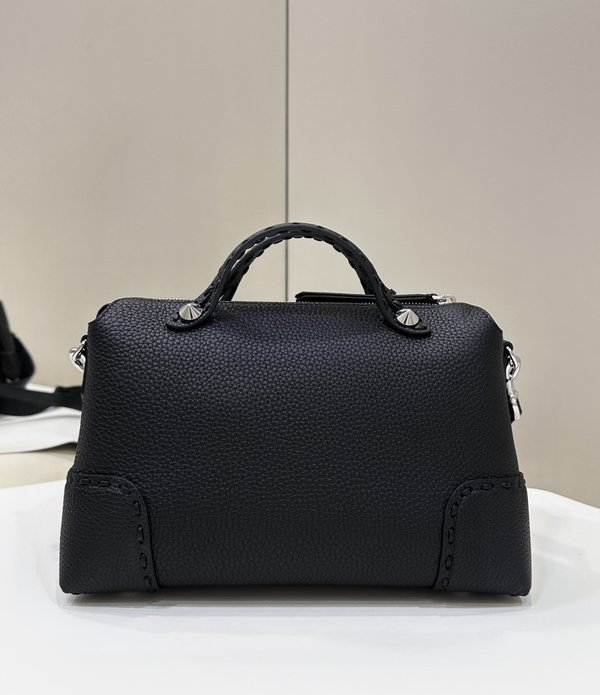 펜디 Fendi By The Way 미디엄 탑 핸들 백 / 블랙스티치 [370만원대]