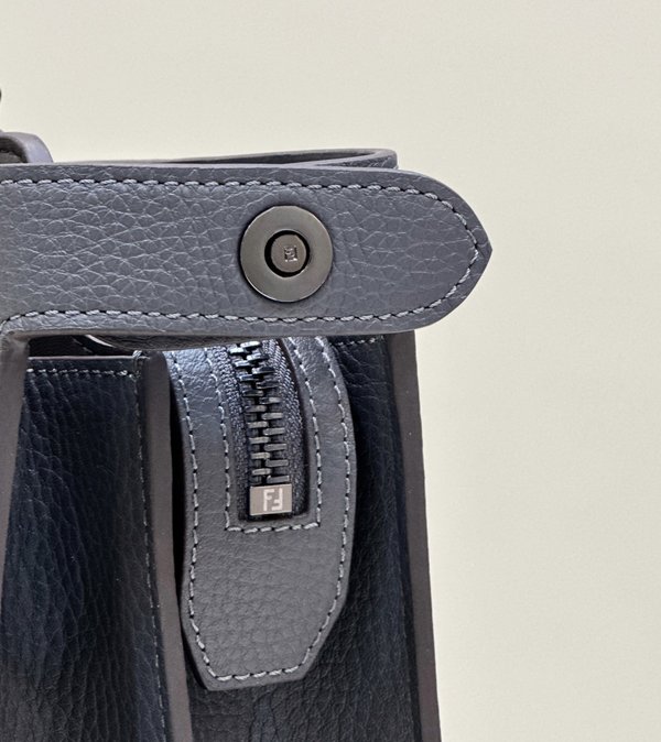 펜디 Fendi 피카부 I See U 미디엄 백 / 다크그레이 [800만원대]