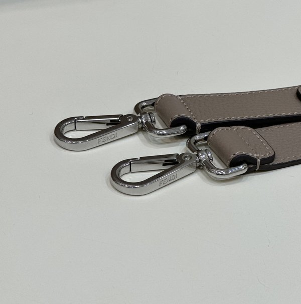 펜디 Fendi 피카부 I See U 미디엄 백 / 베이지 [800만원대]