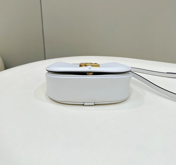 펜디 커’몬 미니 백 / 화이트 [매장가330만원대]