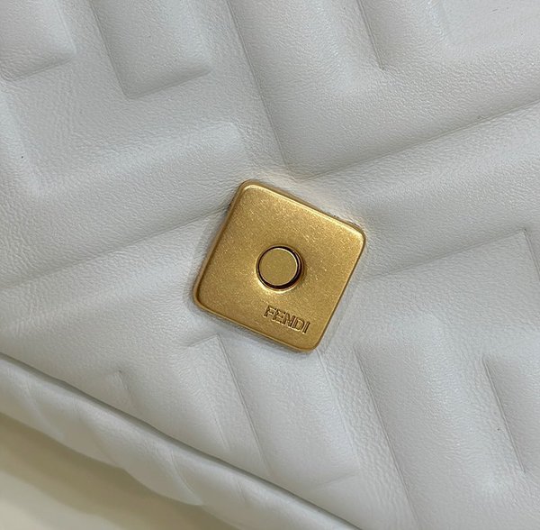 펜디 바게트 미니 체인 백 / 화이트 [매장가320만원대]