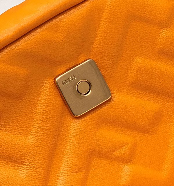 펜디 바게트 미니 체인 백 / 아즈오렌지 [매장가320만원대]