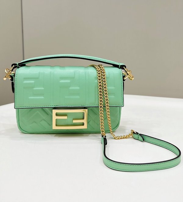 펜디 바게트 미니 체인 백 / 민트 [매장가320만원대]