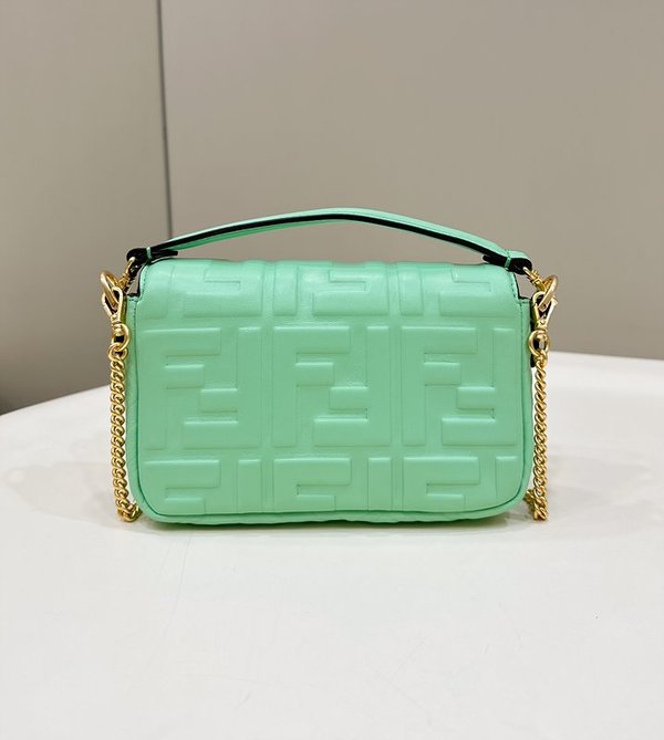펜디 바게트 미니 체인 백 / 민트 [매장가320만원대]