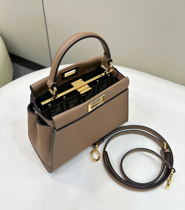 펜디 미니 피카부 백 / 샌드 [매장가640만원대]