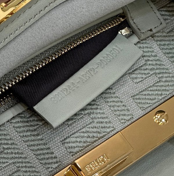 펜디 미니 피카부 백 / 민트 [매장가640만원대]