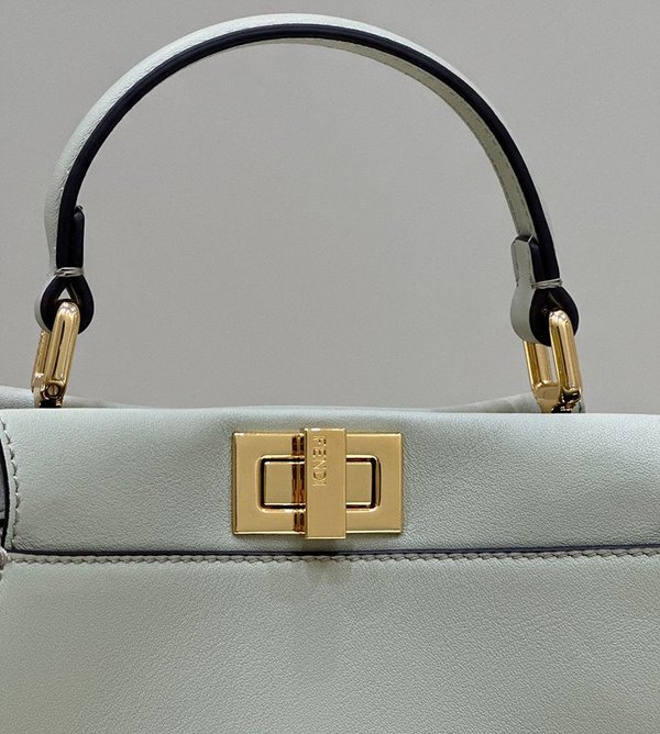 펜디 미니 피카부 백 / 민트 [매장가640만원대]