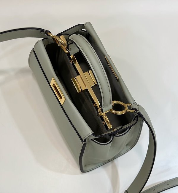 펜디 미니 피카부 백 / 민트 [매장가640만원대]