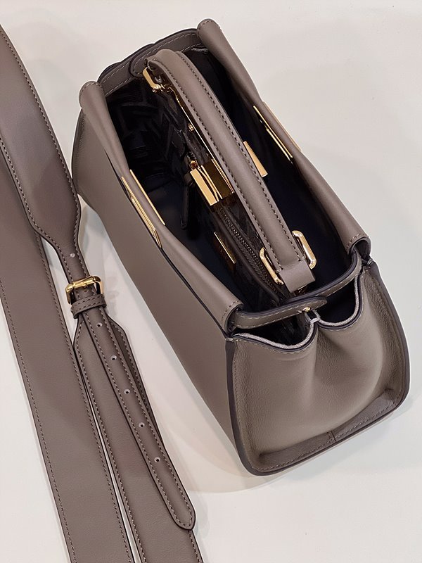 펜디 미니 피카부 백 / 그레이 [매장가640만원대]