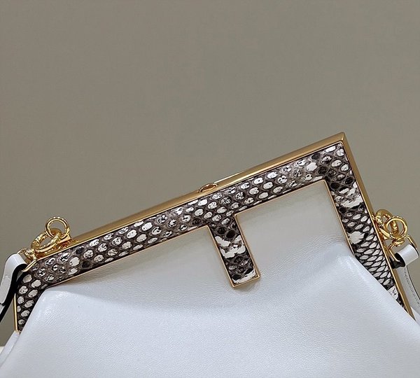 펜디 퍼스트 스몰 화이트 [매장가 440만원대]