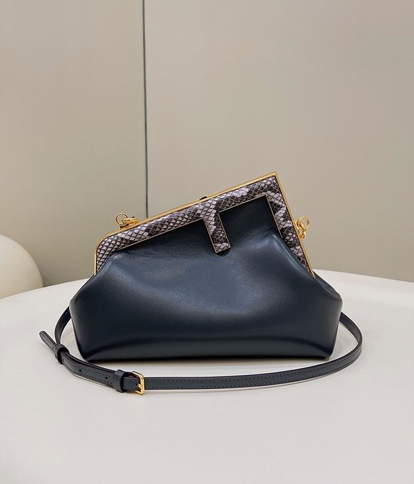 펜디 퍼스트 스몰 블랙 [매장가 440만원대]