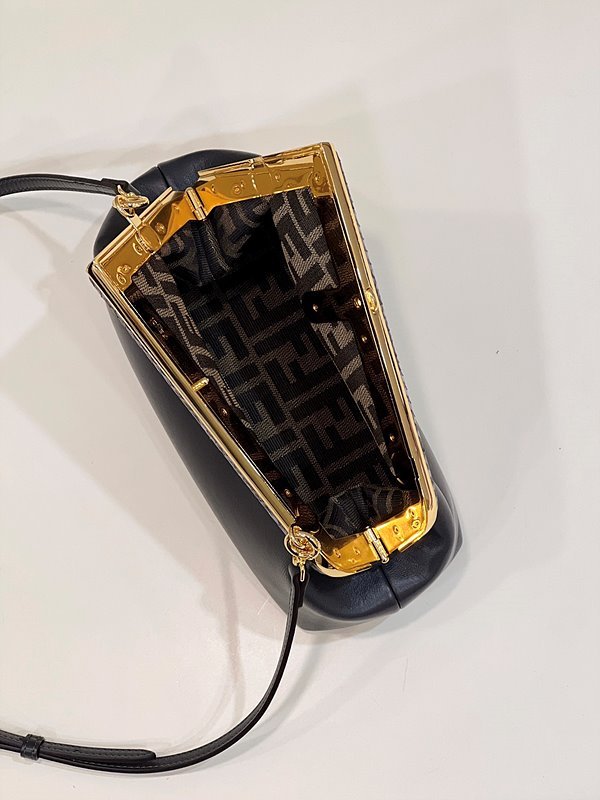 펜디 퍼스트 스몰 블랙 [매장가 440만원대]