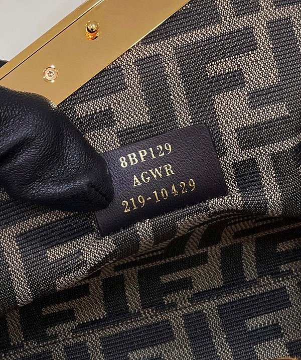 펜디 퍼스트 스몰 블랙 [매장가 440만원대]