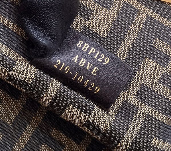 펜디 퍼스트 스몰 브라운 [매장가 440만원대]