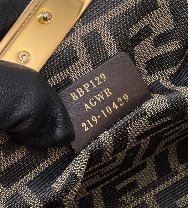 펜디 퍼스트 스몰 베이지 [매장가 440만원대]