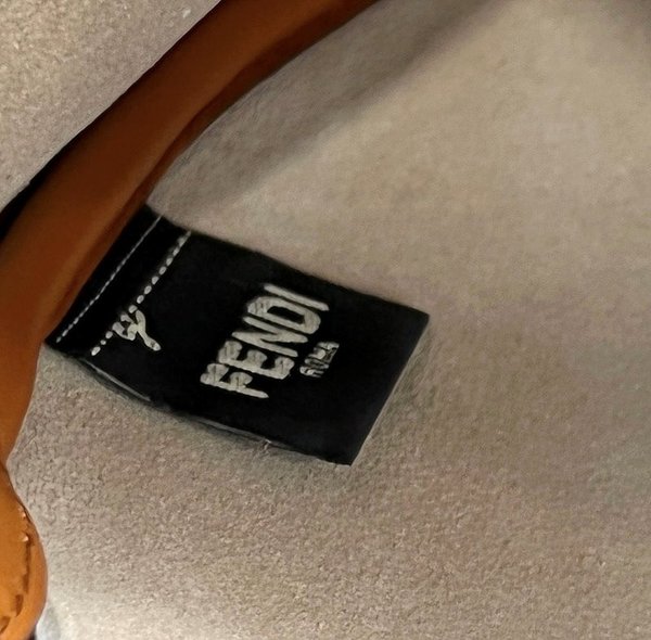 펜디 뉴 혼 초박형 겨드랑이 백 브라운