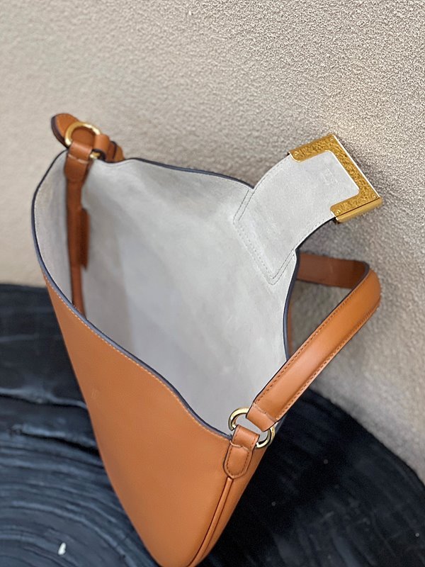 펜디 뉴 혼 초박형 겨드랑이 백 브라운