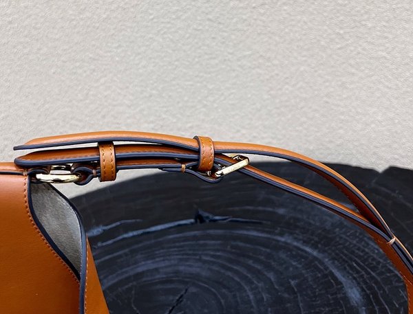 펜디 뉴 혼 초박형 겨드랑이 백 브라운