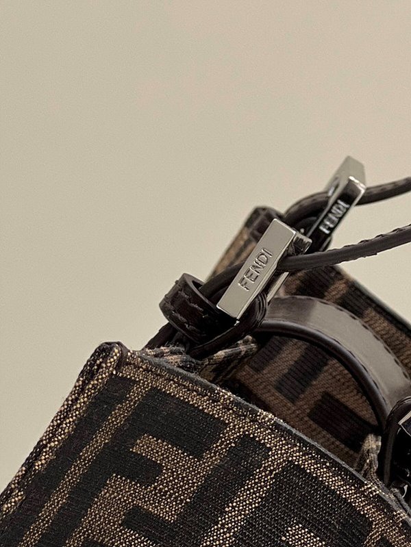 펜디 Home 이 미니 노안 토트 백