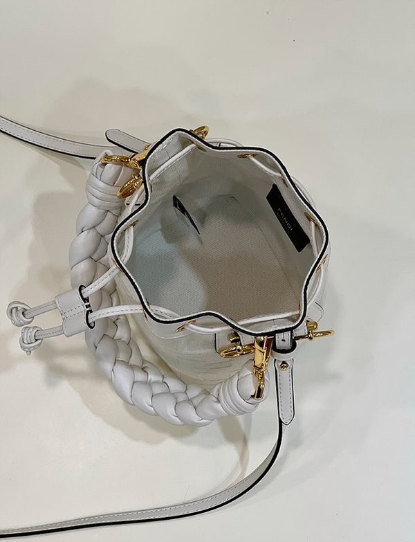 펜디 몬트레조 화이트 [매장가 280만원대]