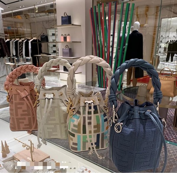 펜디 몬트레조 블루 [매장가 280만원대]