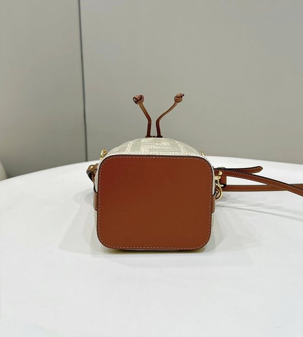 펜디 몬트레조 베이지 [매장가 270만원대]