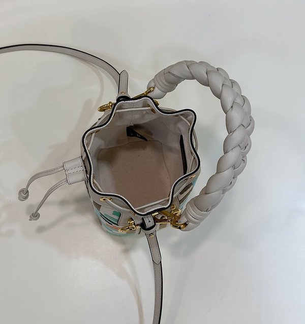 펜디 몬트레조 멀티 컬러 [매장가 280만원대]