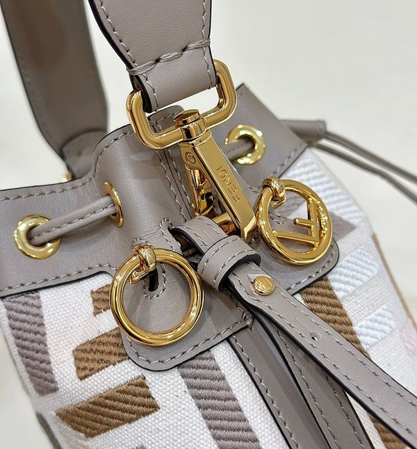 펜디 몬트레조 멀티 [매장가 260만원대]