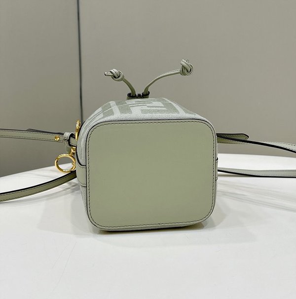 펜디 몬트레조 그린 [매장가 280만원대]