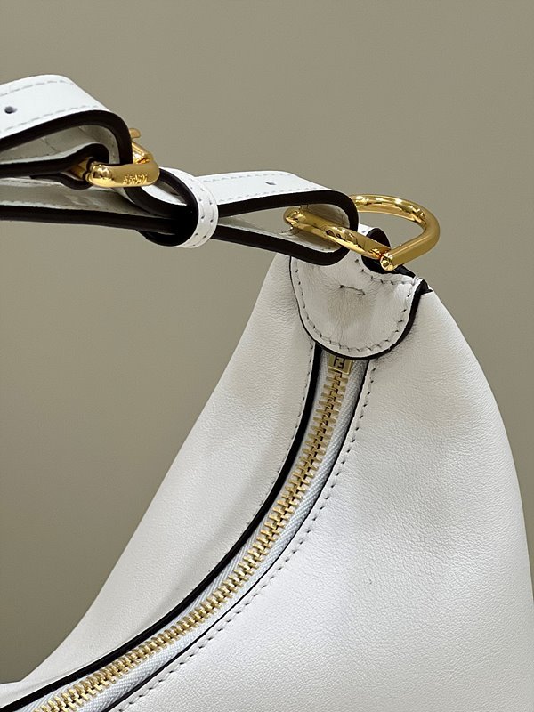 펜디 그라피 화이트 [매장가 410만원대]