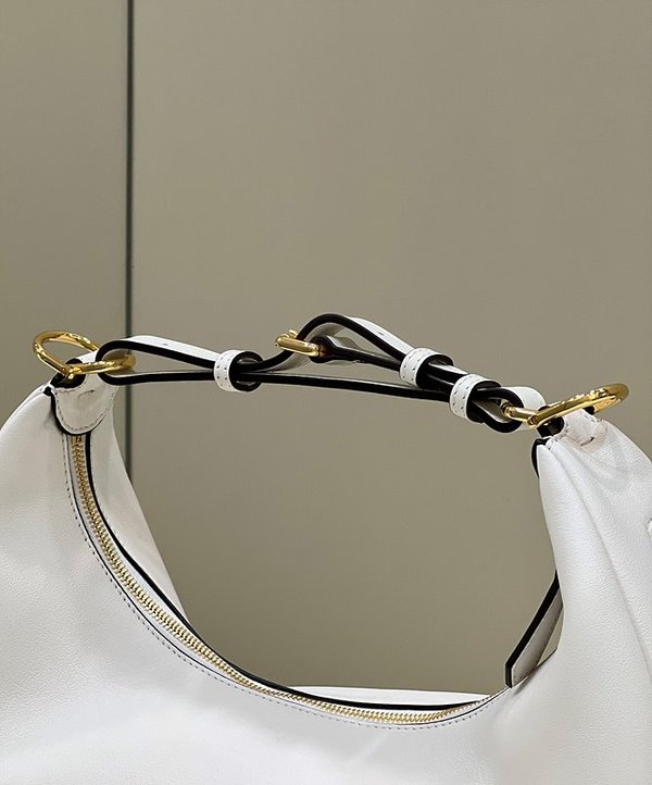 펜디 그라피 화이트 [매장가 410만원대]