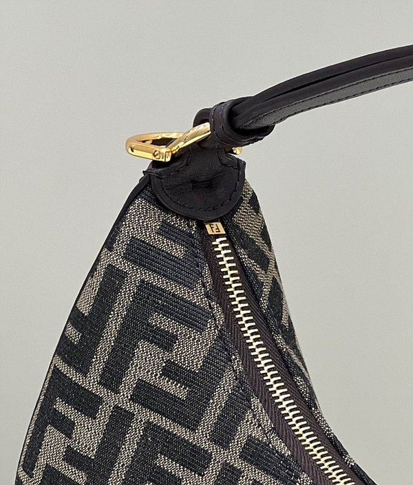 펜디 그라피 스몰 패브릭 [매장가 350만원대]