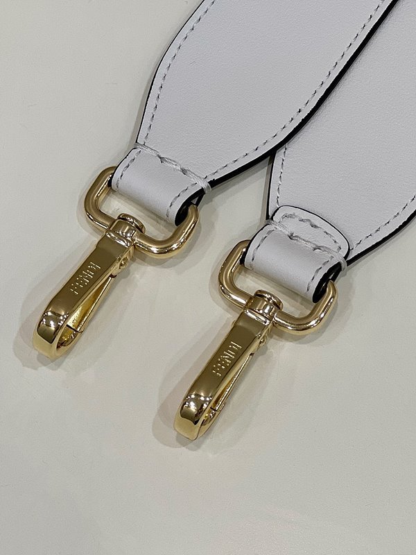 펜디 선샤인 미디엄 화이트 패턴 [매장가 440만원대]