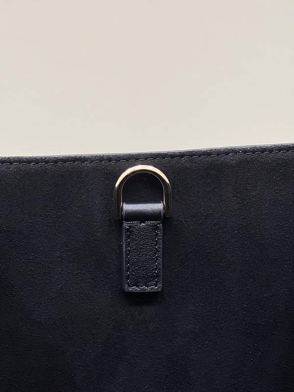 펜디 선샤인 미디엄 블랙 패턴 [매장가 440만원대]