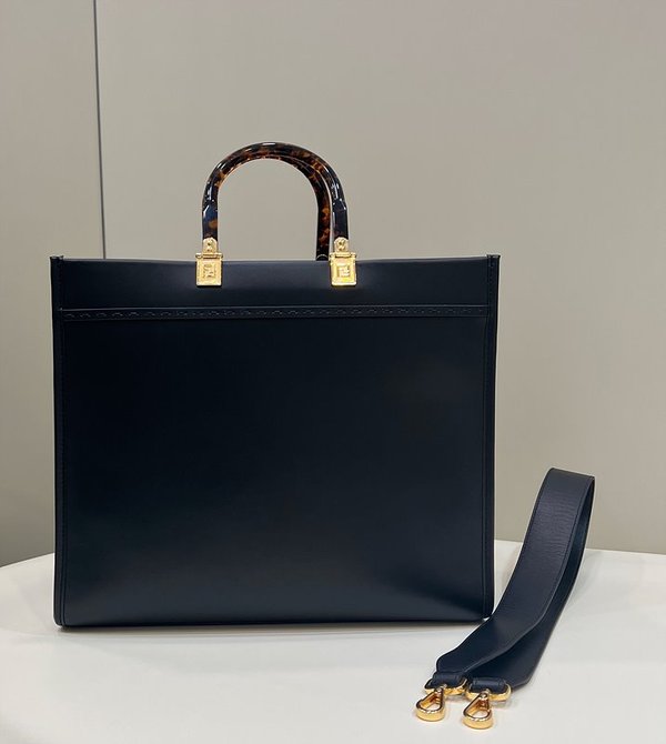 펜디 선샤인 미디엄 블랙 가죽 쇼퍼백 [매장가 410만원대]