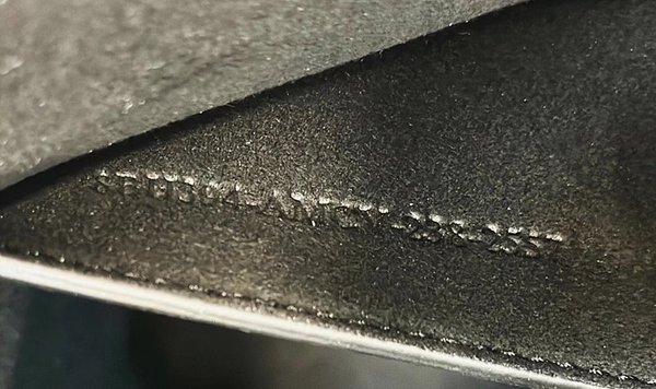 펜디 선샤인 스몰 블랙 가죽 쇼퍼백 [매장가 350만원대]