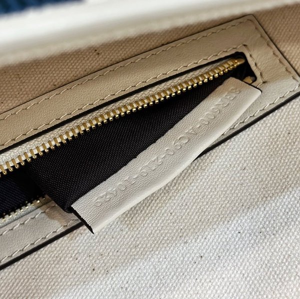 펜디 바게트 멀티FF [매장가 430만원대]