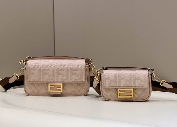 펜디 바게트 베이지FF [매장가 430만원대]