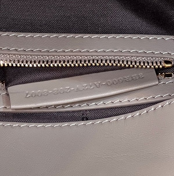 펜디 바게트 그레이 [매장가 460만원대]
