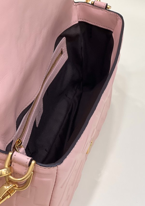 펜디 바게트 라이트핑크 [매장가 460만원대]