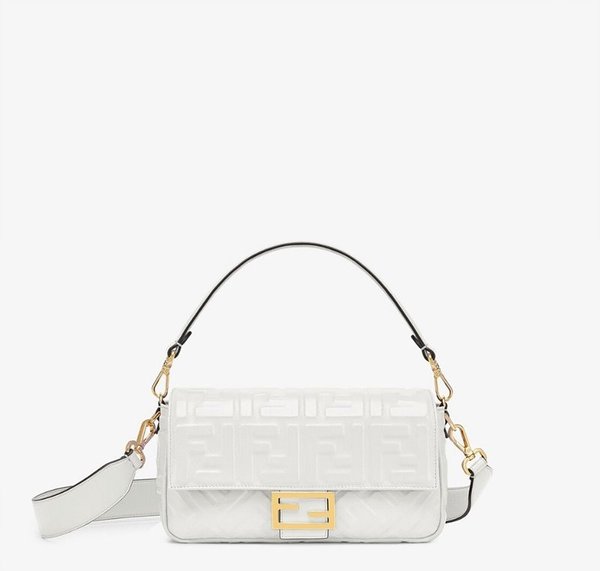 펜디 바게트 화이트 [매장가 460만원대]