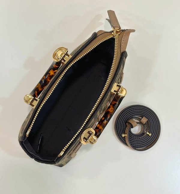 펜디 바이 더 웨이 미니 브라운FF [매장가 230만원대]