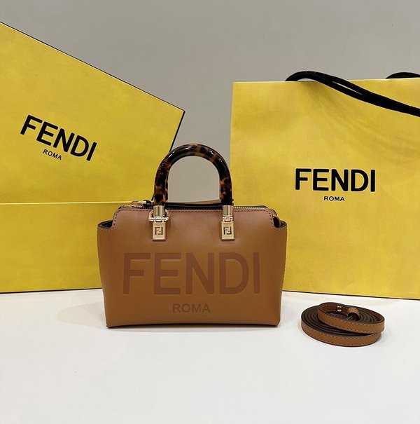 펜디 바이 더 웨이 미니 브라운 [매장가 230만원대]