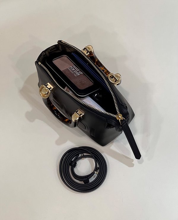 펜디 바이 더 웨이 미니 검검 [매장가 230만원대]