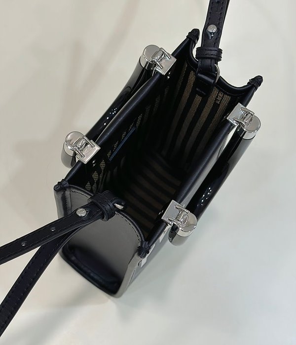 펜디 미니 선샤인 쇼퍼백 블랙 [매장가 230만원대]