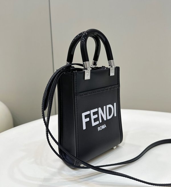 펜디 미니 선샤인 쇼퍼백 블랙 [매장가 230만원대]