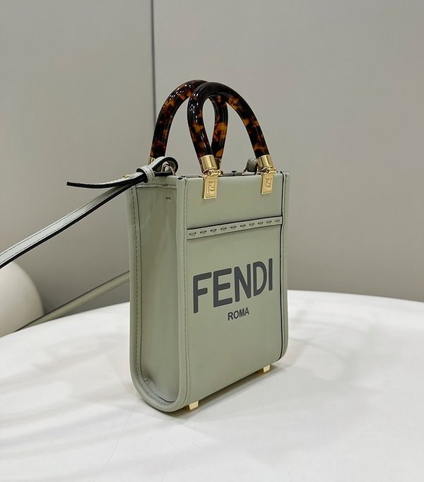 펜디 미니 선샤인 쇼퍼백 그린 [매장가 230만원대]