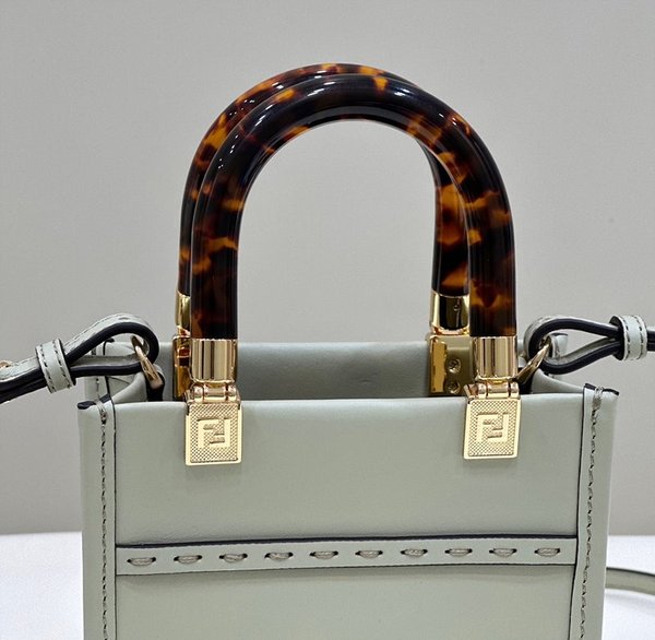 펜디 미니 선샤인 쇼퍼백 그린 [매장가 230만원대]